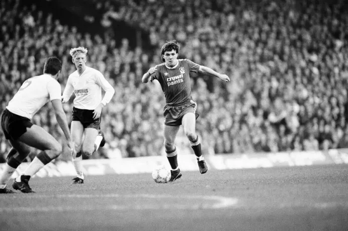 Framed Print : Liverpool 5-0 Nottingham Forest, league match at Anfield, Wednesday 13th April 1988 Framed Print : Liverpool 5-0 Nottingham Forest, league match at Anfield, Wednesday 13th April 1988