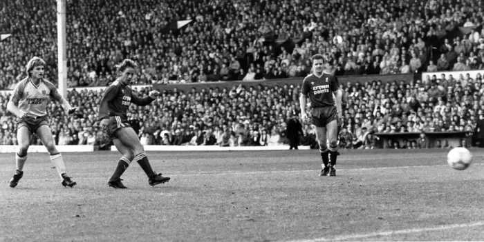 Framed Print : Liverpool 6 v Norwich City 2 Old Division League One match at Anfield