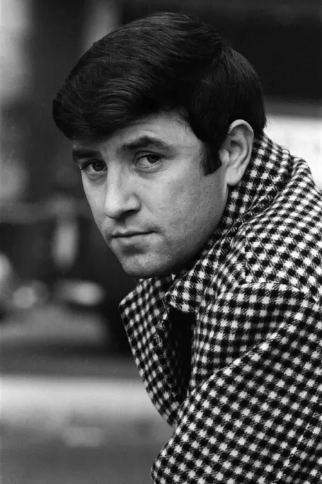 Framed Print : Liverpool comedian, Jimmy Tarbuck, who is in London for a TV series
