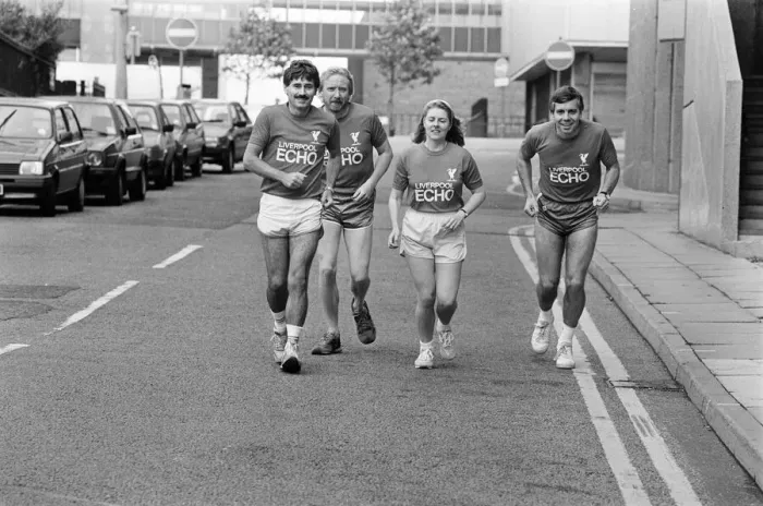Framed Print : The Liverpool Echo running team, gets in some roadwork, 19th September 1990 Framed Print : The Liverpool Echo running team, gets in some roadwork, 19th September 1990