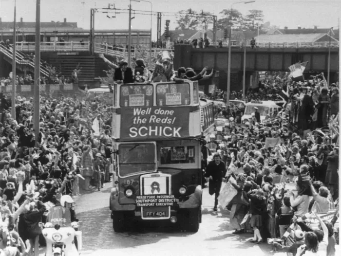 Framed Print : Liverpool FC, 1965 FA Cup winners arrive home to half-a-million fans. 6th May 1974 Framed Print : Liverpool FC, 1965 FA Cup winners arrive home to half-a-million fans. 6th May 1974