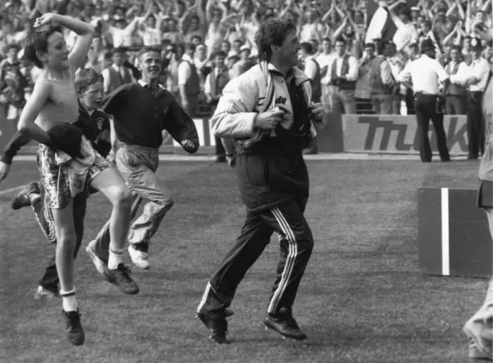 Framed Print : Liverpool FC player Kenny Dalglish celebrates victory against Everton in the FA Cup final Framed Print : Liverpool FC player Kenny Dalglish celebrates victory against Everton in the FA Cup final