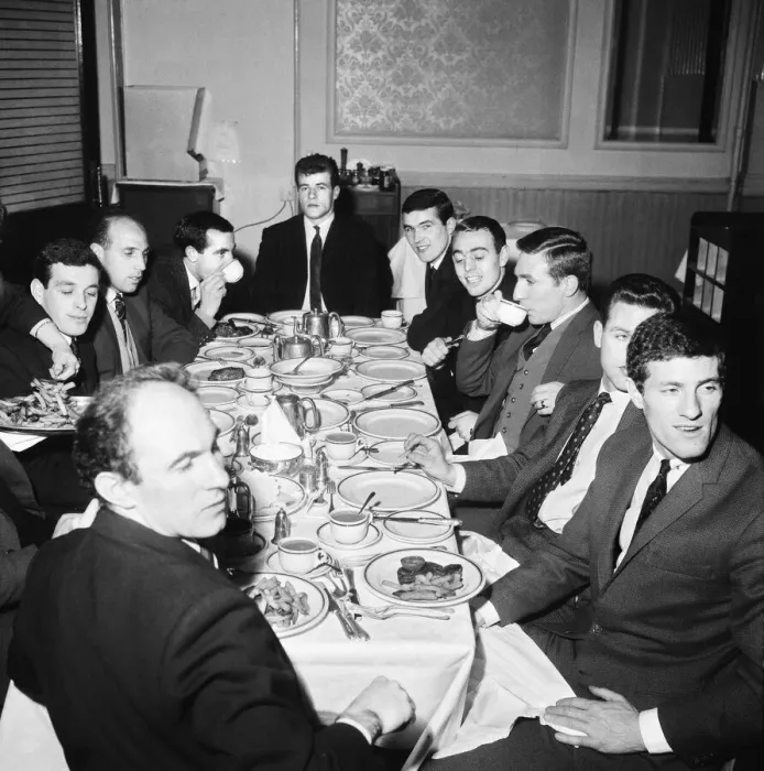 Framed Print : Liverpool Football Team at the Windsor Hotel, Bayswater, London