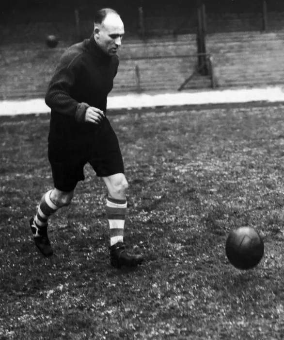 Framed Print : Liverpool footballer Ray Lambert during a training session. 25th April 1950 Framed Print : Liverpool footballer Ray Lambert during a training session. 25th April 1950