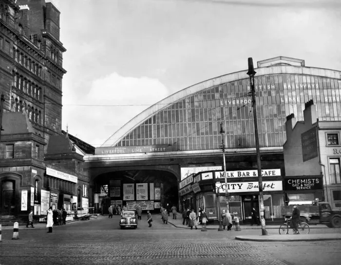 Framed Print : Liverpool Lime Street Station. February 1953 P008114