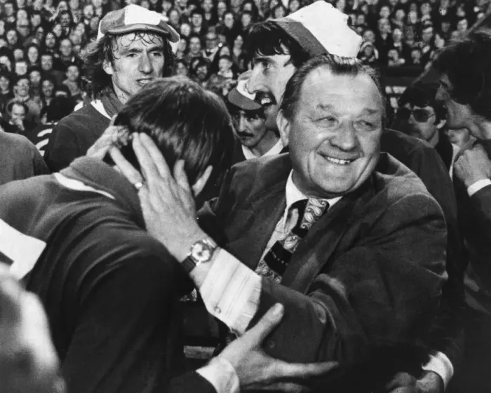 Framed Print : Liverpool manager Bob Paisley celebrates with Kenny Dalglish after clinching the title