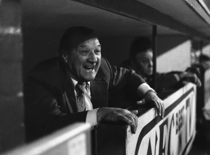 Framed Print : Liverpool manager Bob paisley in happy mood in his dugout. Circa 1981 Framed Print : Liverpool manager Bob paisley in happy mood in his dugout. Circa 1981