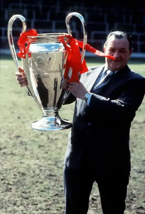 Framed Print : Liverpool manager Bob Paisley holding the European Cup in March 1979