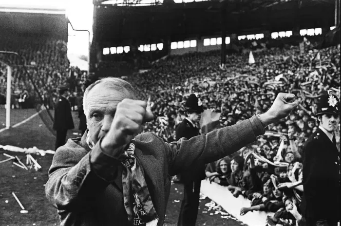 Framed Print : Liverpool manager Bill Shankly celebrates as his side become League champions following
