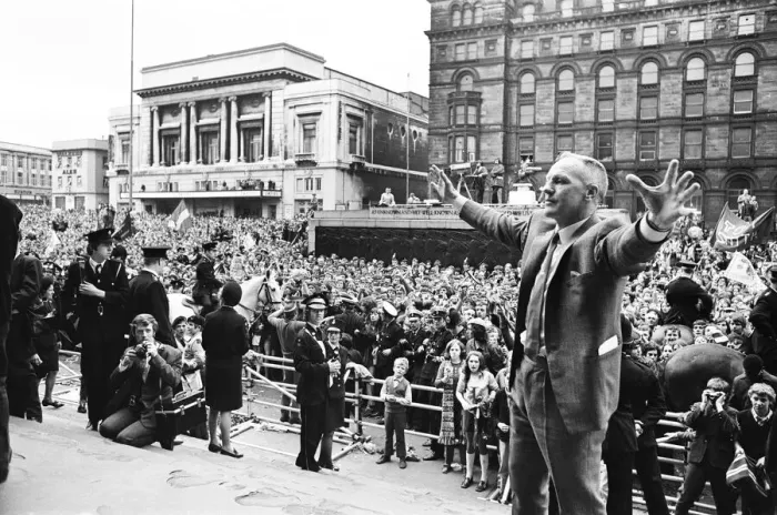 Framed Print : Liverpool manager Bill Shankly pictured on his side