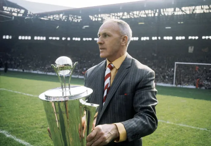 Framed Print : Liverpool manager Bill Shankly receives the Bells Whisky Trophy for Manager of the Year