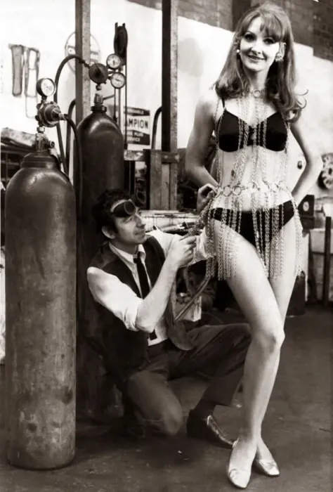 Framed Print : Liverpool model Terry Duffy of Aintree wearing a chain dress designed by her husband to