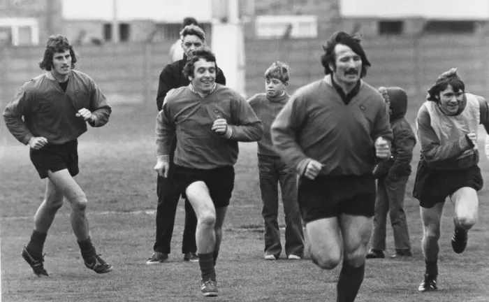 Framed Print : Liverpool trainer Joe Fagan casts his expert eye over Ray Clemence, Ian Callaghan Framed Print : Liverpool trainer Joe Fagan casts his expert eye over Ray Clemence, Ian Callaghan