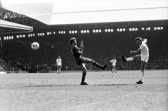 Framed Print : Liverpool v. Aston Villa. May 1985 MF21-05-025 The final score was a two one Framed Print : Liverpool v. Aston Villa. May 1985 MF21-05-025 The final score was a two one