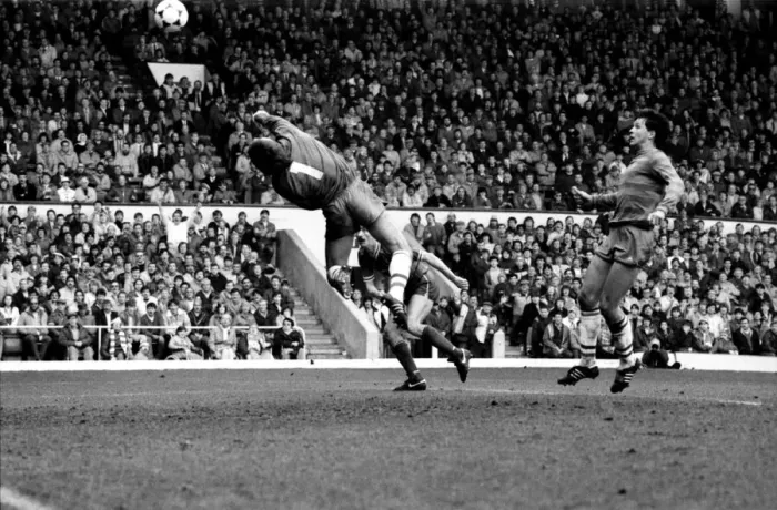 Framed Print : Liverpool v. Chelsea. May 1985 MF21-04-001 The final score was a four three