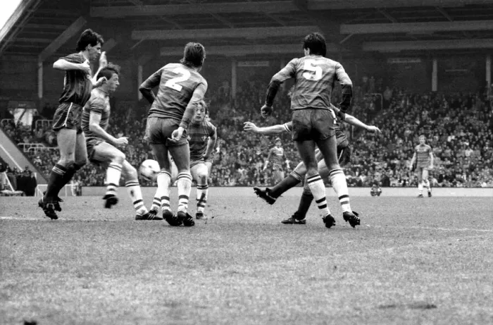 Framed Print : Liverpool v. Chelsea. May 1985 MF21-04-010 The final score was a four three Framed Print : Liverpool v. Chelsea. May 1985 MF21-04-010 The final score was a four three
