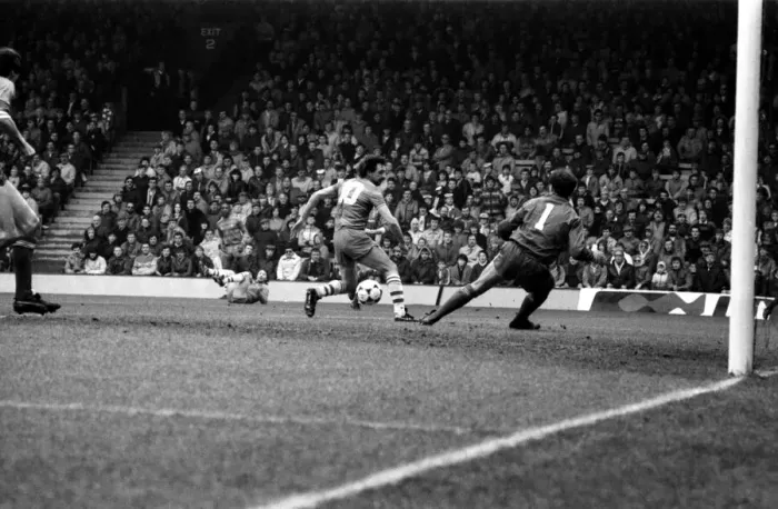 Framed Print : Liverpool v. Chelsea. May 1985 MF21-04-041 The final score was a four three
