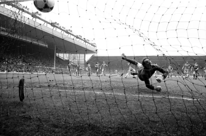Framed Print : Liverpool v. Chelsea. May 1985 MF21-04-042 The final score was a four three Framed Print : Liverpool v. Chelsea. May 1985 MF21-04-042 The final score was a four three