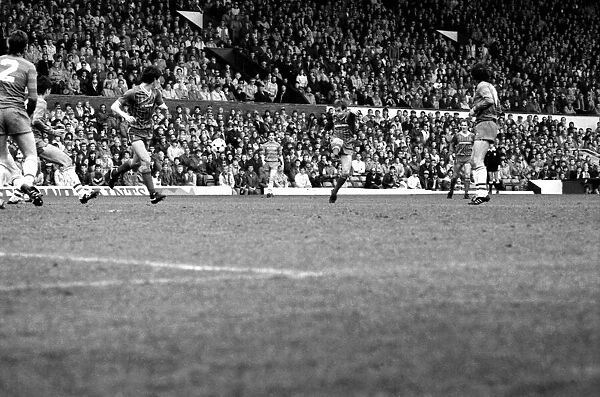 Liverpool v. Chelsea. May 1985 MF21-04-054 The final score was a four three