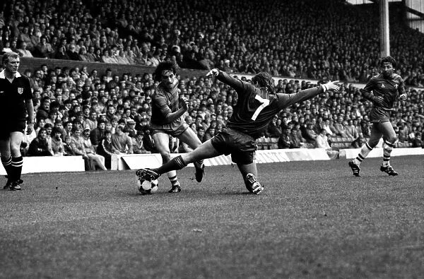 Liverpool v. Chelsea. May 1985 MF21-04-074 The final score was a four three