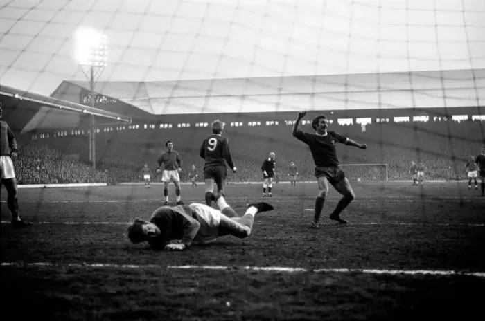 Framed Print : Liverpool v. Crystal Palace: Graham throws his arm up in triumph after walling Liverpool Framed Print : Liverpool v. Crystal Palace: Graham throws his arm up in triumph after walling Liverpool