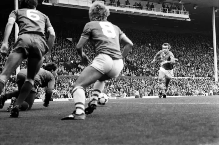 Framed Print : Liverpool v. Everton. October 1984 MF18-04-055 The final score was a one nil Framed Print : Liverpool v. Everton. October 1984 MF18-04-055 The final score was a one nil