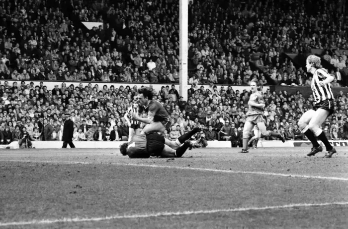 Framed Print : Liverpool v. Newcastle. April 1985 MF21-02-073 The final score was a Three one Framed Print : Liverpool v. Newcastle. April 1985 MF21-02-073 The final score was a Three one