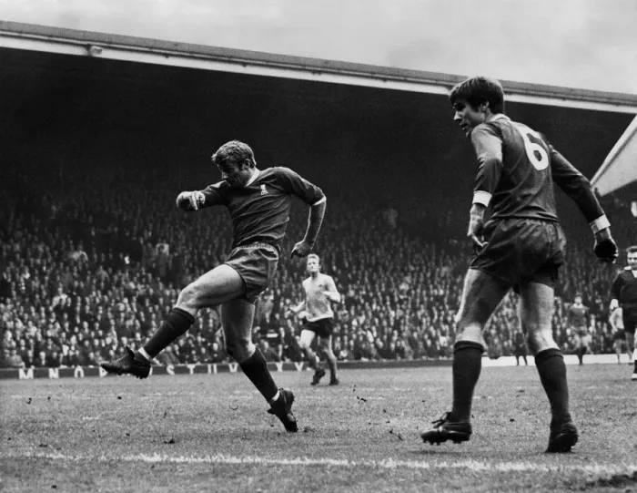 Framed Print : Liverpool v. Southampton: Hunt, brought on as substitute