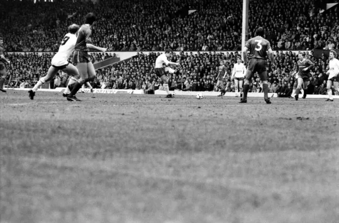 Framed Print : Liverpool v. Tottenham Hotspur. March 1984 MF14-19-012 The final score was a three Framed Print : Liverpool v. Tottenham Hotspur. March 1984 MF14-19-012 The final score was a three