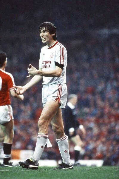 Liverpools Alan Hansen gesturing to a player. Manchester United 1-1 Liverpool