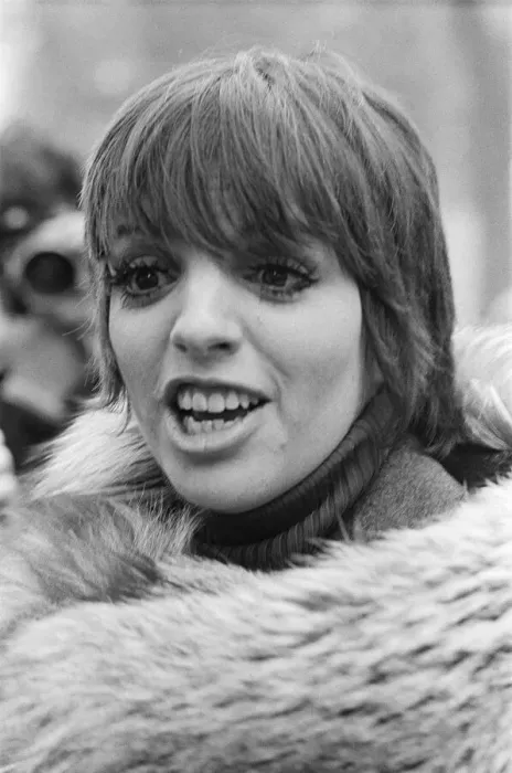 Framed Print : Liza Minnelli, actor and singer, pictured at The Dorchester Hotel in London
