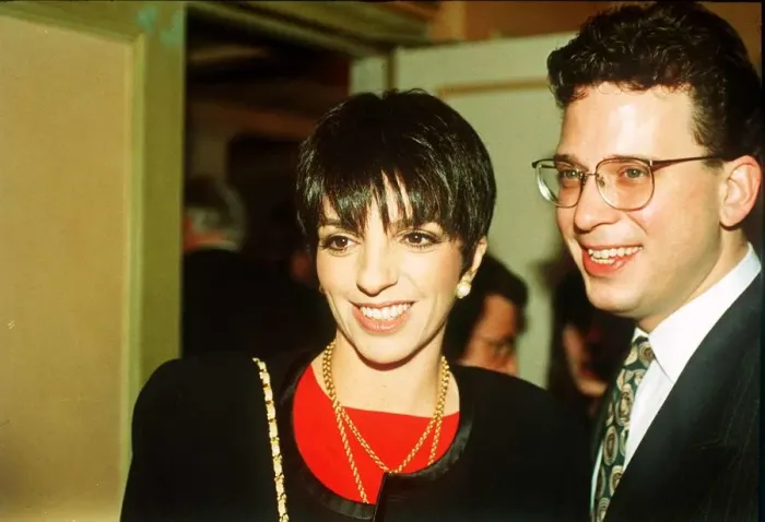 Framed Print : Liza Minnelli Film Actress / Singer with her boyfriend Billy Framed Print : Liza Minnelli Film Actress / Singer with her boyfriend Billy