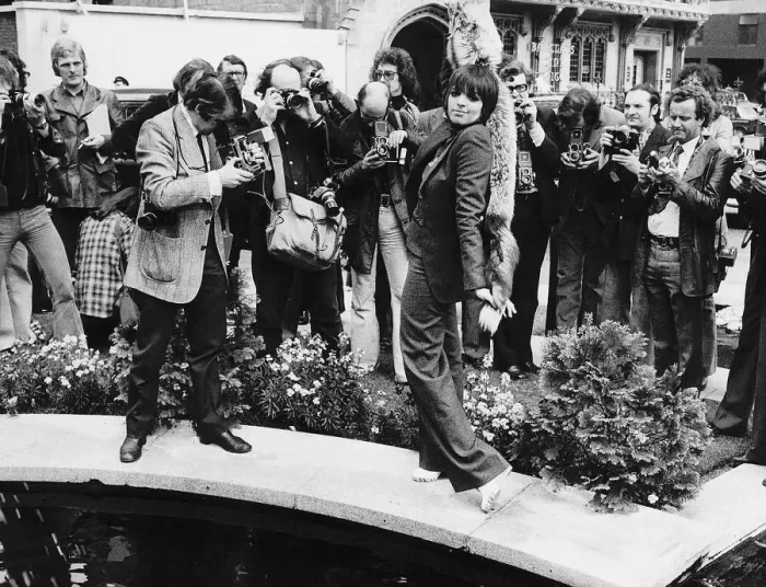 Framed Print : Liza Minnelli in Londons Park Lane surrounded by photographers May