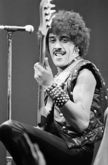 Framed Print : Thin Lizzy, Rock Group, perform at The Apollo, Coventry, Warwickshire in December 1981 Framed Print : Thin Lizzy, Rock Group, perform at The Apollo, Coventry, Warwickshire in December 1981