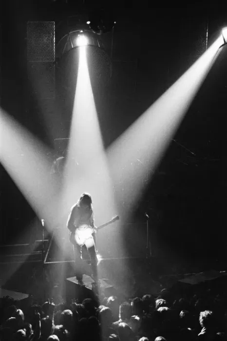 Framed Print : Thin Lizzy, Rock Group, perform at The Apollo, Coventry, Warwickshire in December 1981