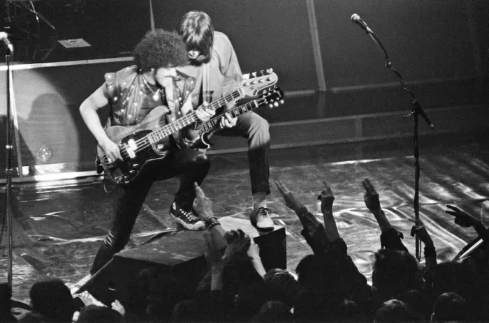 Framed Print : Thin Lizzy, Rock Group, perform at The Apollo, Coventry, Warwickshire in December 1981 Framed Print : Thin Lizzy, Rock Group, perform at The Apollo, Coventry, Warwickshire in December 1981