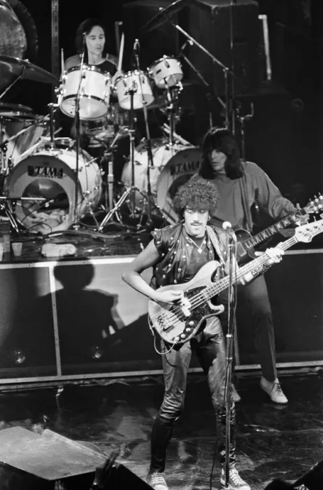 Framed Print : Thin Lizzy, Rock Group, perform at The Apollo, Coventry, Warwickshire in December 1981 Framed Print : Thin Lizzy, Rock Group, perform at The Apollo, Coventry, Warwickshire in December 1981