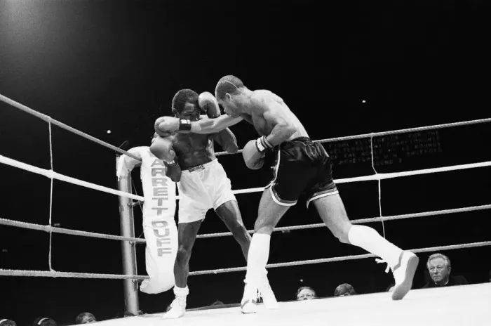 Framed Print : Lloyd Honeyghan vs Horace Shufford. Wembley Arena, London, England