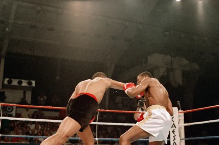 Framed Print : Lloyd Honeyghan vs Marlon Starling for the WBC Welterweight title Framed Print : Lloyd Honeyghan vs Marlon Starling for the WBC Welterweight title