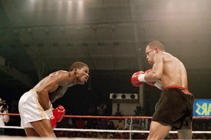 Framed Print : Lloyd Honeyghan vs Marlon Starling for the WBC Welterweight title