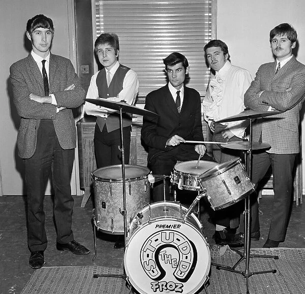 Local Reading pop groupThe Studd posing in the studio. 21st November 1968