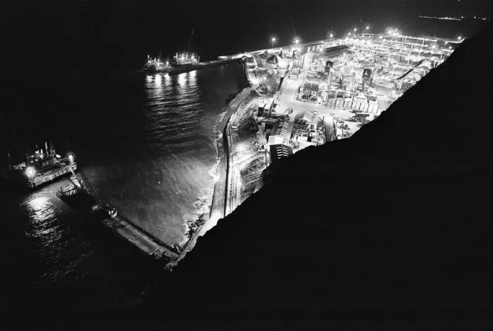 Framed Print : Logistics depot at the base of Shakespeare Cliff during construction of the Channel Framed Print : Logistics depot at the base of Shakespeare Cliff during construction of the Channel