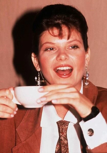 Lolita Davidovich actress 1990