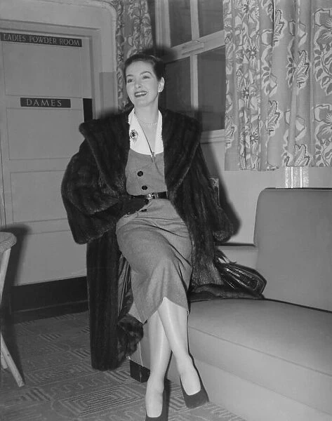 London Airport Patricia Roc 22  /  2  /  1952 C903