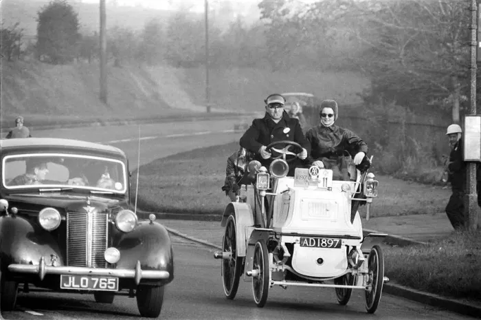 Framed Print : London to Brighton Vintage Car Run November 1960 A©Mirrorpix Framed Print : London to Brighton Vintage Car Run November 1960 A©Mirrorpix