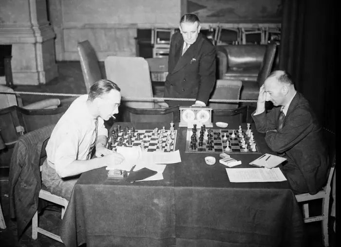 Framed Print : London Chess League v Sydney, Australia. 1949 Mr I Konigo v Mr Purday of Australia Framed Print : London Chess League v Sydney, Australia. 1949 Mr I Konigo v Mr Purday of Australia