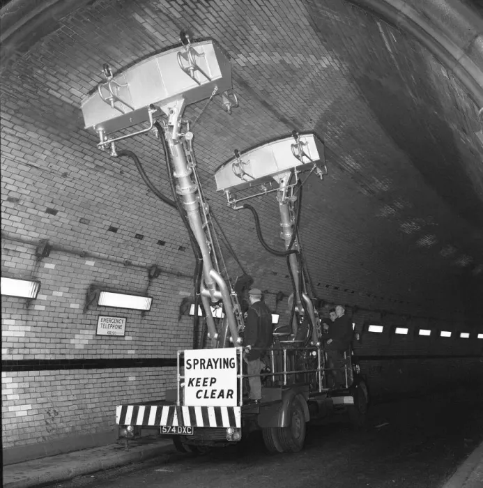 Framed Print : London County Councils latest invention is a machine designed to clean the glazed