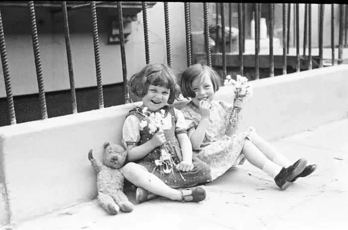 Framed Print : London Kids, children seen here playing in the street during the spring of 1941 Circa May Framed Print : London Kids, children seen here playing in the street during the spring of 1941 Circa May