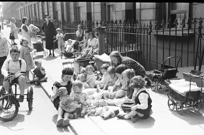 Framed Print : London Kids, children seen here playing in the street during the spring of 1941 Circa May Framed Print : London Kids, children seen here playing in the street during the spring of 1941 Circa May