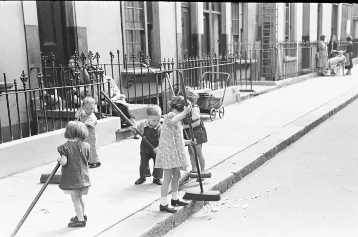 Framed Print : London Kids, children seen here playing in the street during the spring of 1941 Circa May